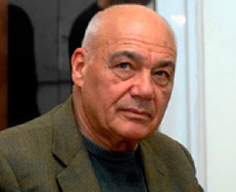 Телеведущий Владимир Познер покидает Россию по политическим соображениям - СМИ