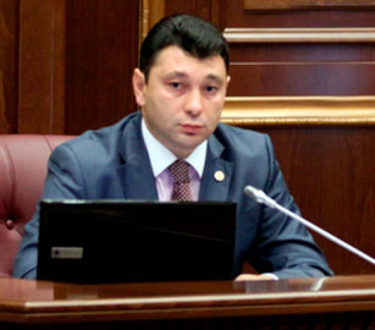  Критику вопроса о повышении размера минимальной зарплаты в Армении на 2500 драмов Шармазанов считает лицедейством 