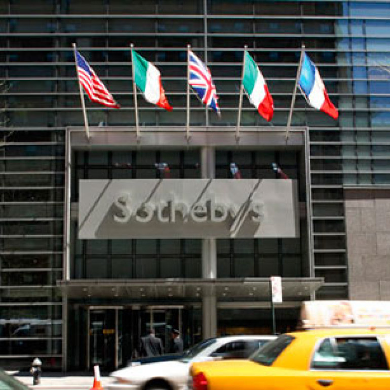 Sotheby's провел крупнейший аукцион в истории