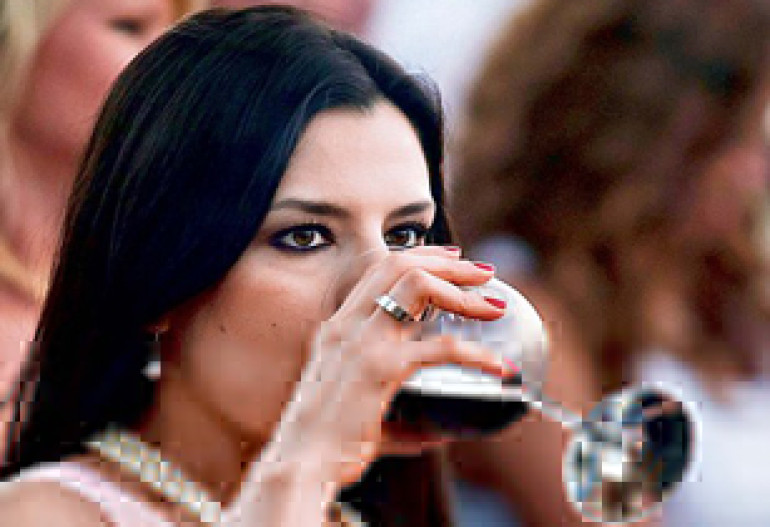 Drinking even small amounts of alcohol while pregnant 'can affect child's IQ'   