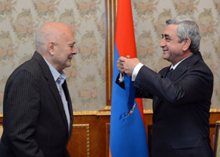 Serzh Sargsyan honors great Russian writer Kim Baksh