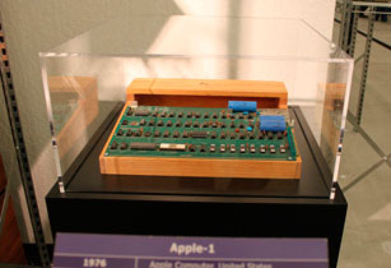 Компьютер Apple-1 1976 года выпуска ушел с молотка за 400 тыс евро
