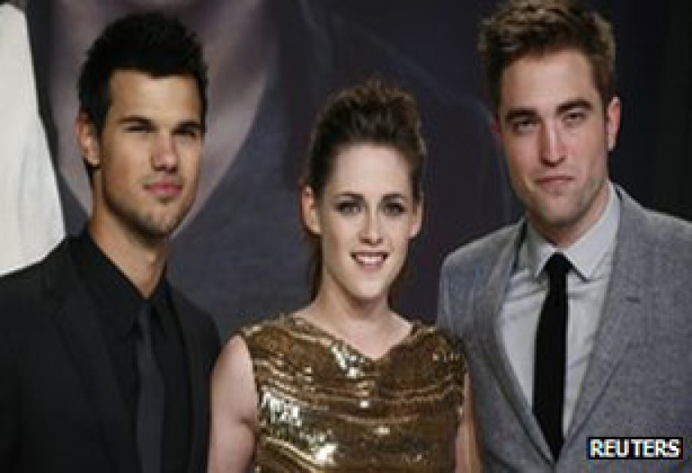 Twilight finale holds firm at number one