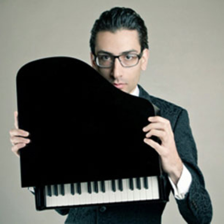 Armenian pianist honored with Moscow Composers Union medal