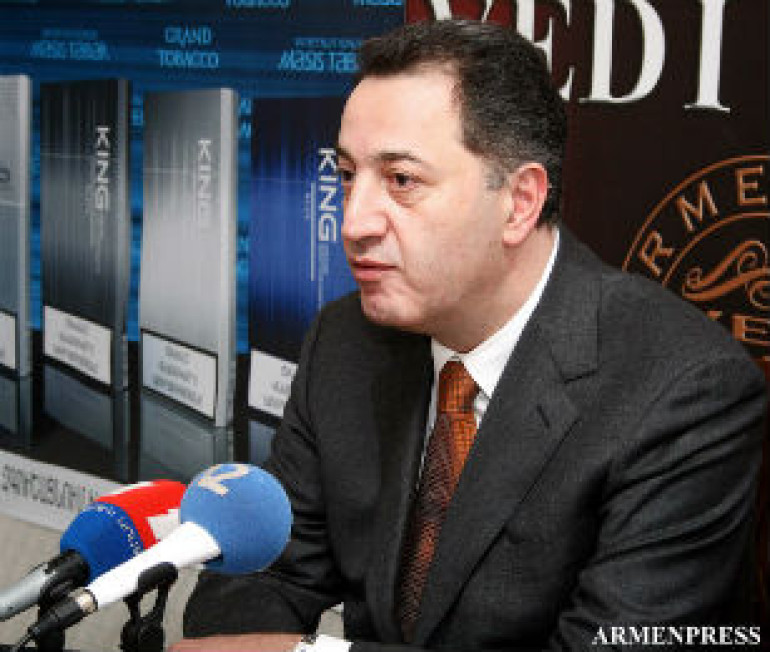 Азербайджан является и членом ООН и что же, Армения должнa выйти из ООН? - Чшмаритян о шуме вокруг «петербургского документа»