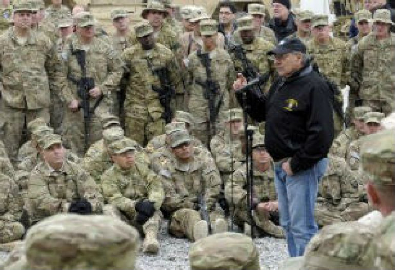  В Афганистане смертник подорвал авиабазу НАТО 