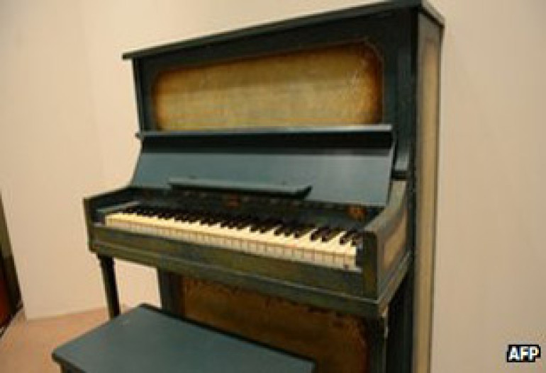 Casablanca piano sold at auction