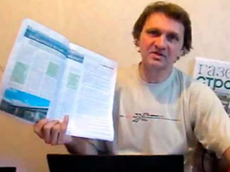  «Мужик сказал, мужик сделал»: российский журналист съел свою статью (видео) 