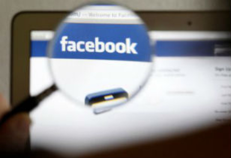 Facebook tests new paid messaging in US