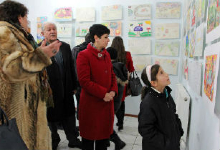 Portable exhibition of young artists opens in Nagorno-Karabakh's Shoushi