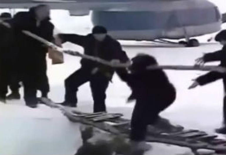 Саакашвили упал с моста в реку (видео)
