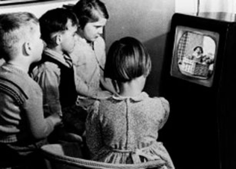 Black-and-white TVs still popular in Britain