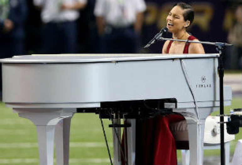 Alicia Keys offers her rendition of US National Anthem (video)