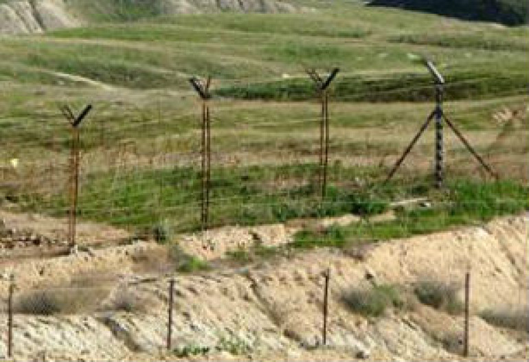 На ирано-азербайджанской границе произошел вооруженный инцидент, двое ранены