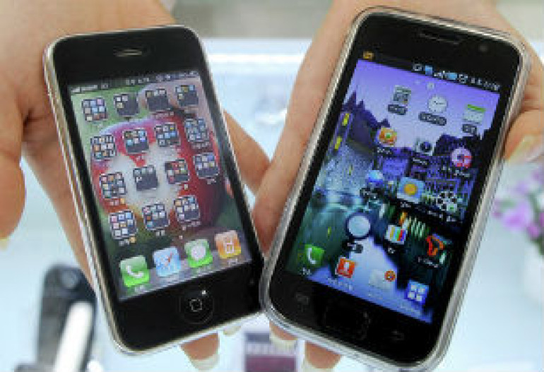 Стив Возняк считает, что Apple проигрывает «смартфонную» войну Samsung