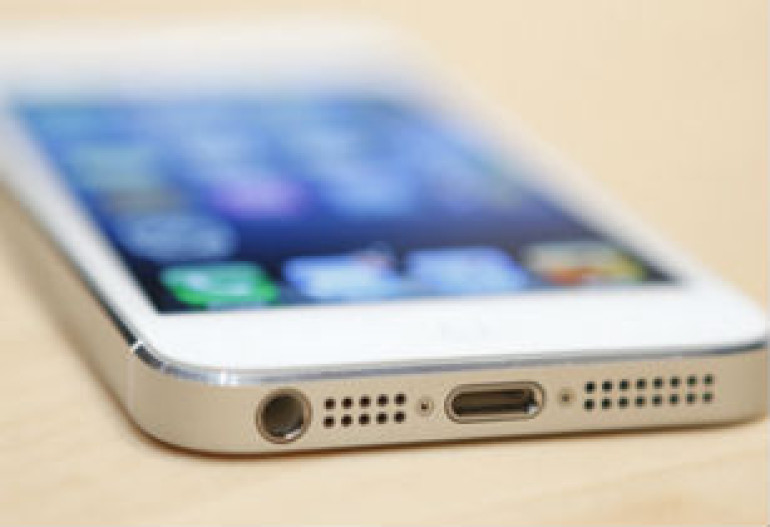 iPhone 5 потерял титул самого любимого смартфона