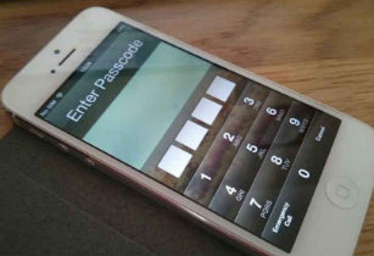 Найден способ обойти пароль в iPhone