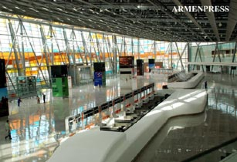 В Армении мужчина представился террористом и потребовал 80 млн драмов у директора аэропорта «Звартноц»