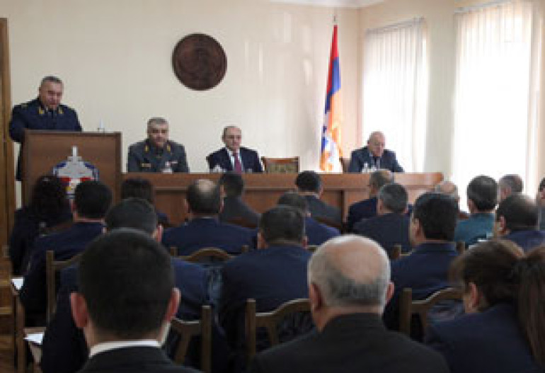 Бако Саакян принял участие в заседании коллегии по подведению итогов деятельности прокуратуры в 2012 году Бако Саакян принял участие в заседании коллегии по подведению итогов деятельности прокуратуры в 2012 году