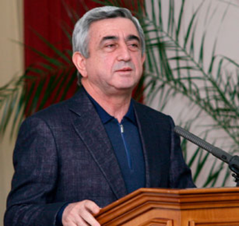 Serzh Sargsyan extends birthday greetings to prominent Armenian filmmaker