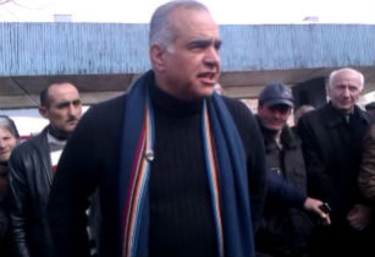 Раффи Ованнисян проводит митинг в Апаране (фото, видео)