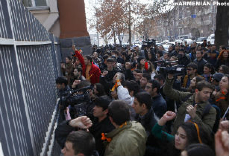 В Ереване продолжается забастовка студентов (обновляется)