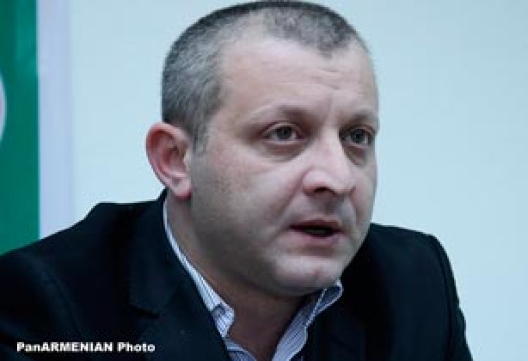 Политолога Сурена Суренянца заставят явиться в суд