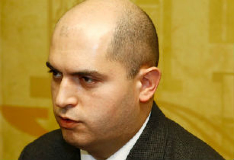 С одним названием «евразийский» выходить на большие национальные аудитории очень опасно - интервью Ашотяна РИА Новости