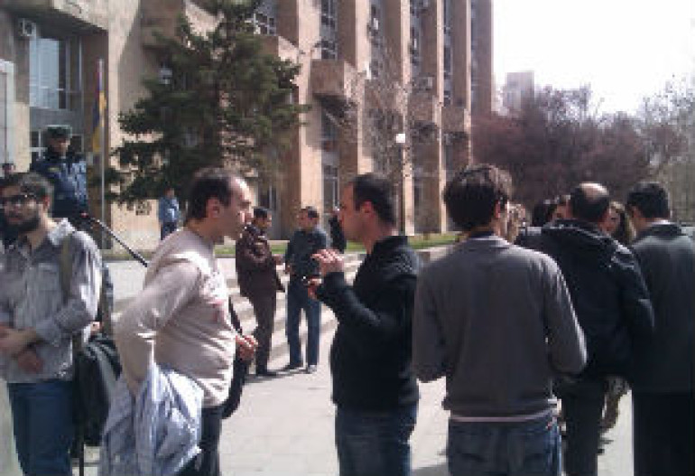 Armenia protest: Activists call for attention to Garni bridge