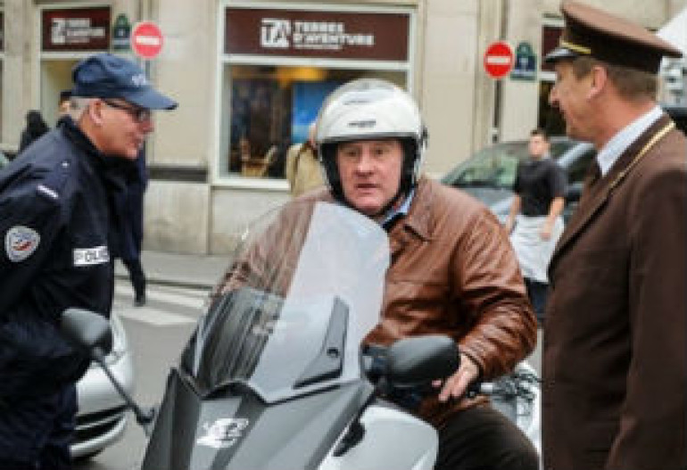  У Жерара Депардье угнали скутер в Париже