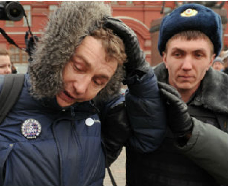 Полиция задержала 13 человек за попытку проведения несанкционированной акции в центре Москвы