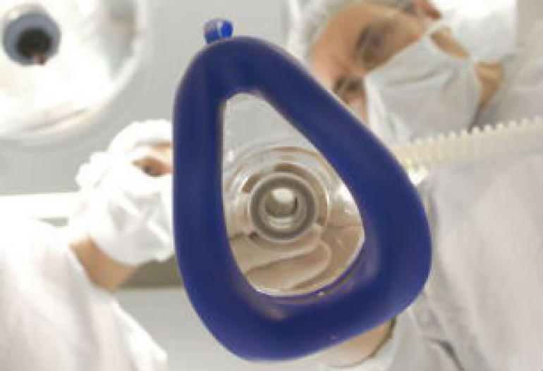 British anaesthetist writes novel while patients were unconscious