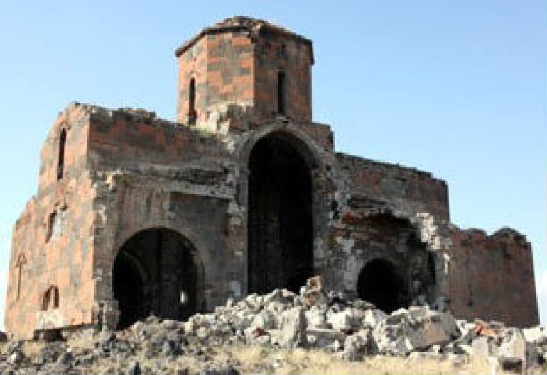 Armenian cathedral near Kars, Turkey, on verge of collapse – US expert alarms