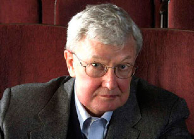 Film critic Roger Ebert dies at 70 of cancer