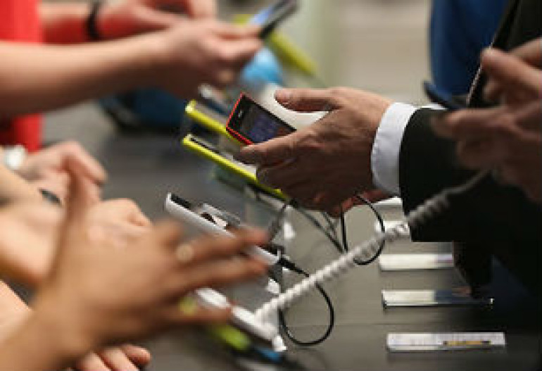 Microsoft threatened as smartphones and tablets rise