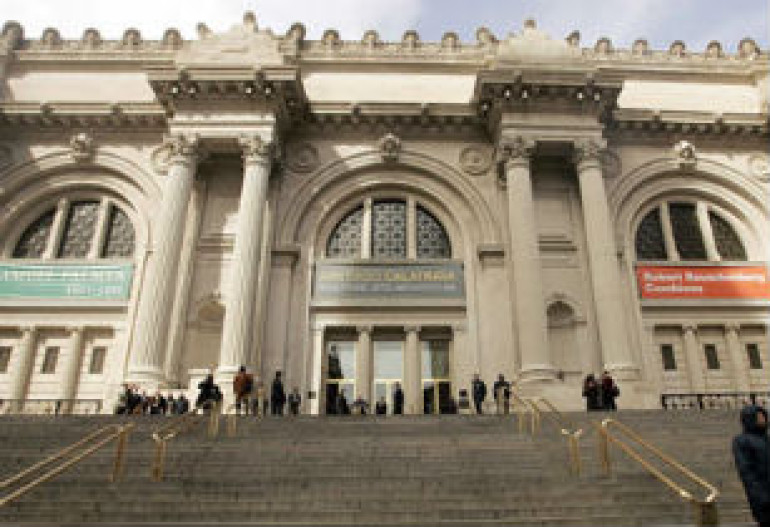Estee Lauder donates billion-dollar collection to Met