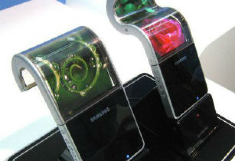 Samsung испытывает сложности с гибкими экранами