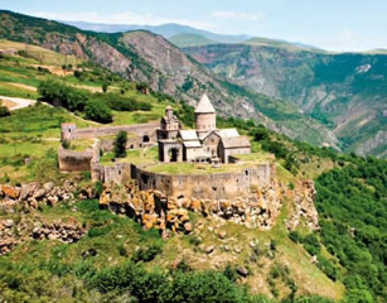 Armenian film Garegin Nzhdeh screened in Syunik (photos, videos)