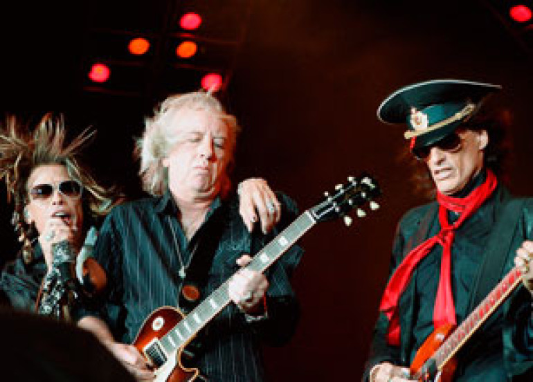 Aerosmith отменила концерт в Индонезии, опасаясь за безопасность