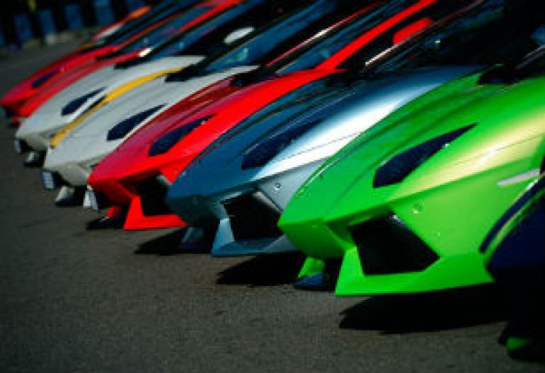 Lamborghini-ին իր 50-ամյակը կնշի հարյուրավոր գունեղ մեքենաների շրջագայությամբ (լուսանկարներ)