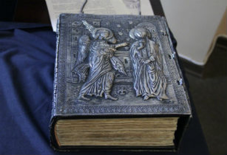 Armenian Institute of Ancient Manuscripts gets first-ever printed Armenian language Bible 