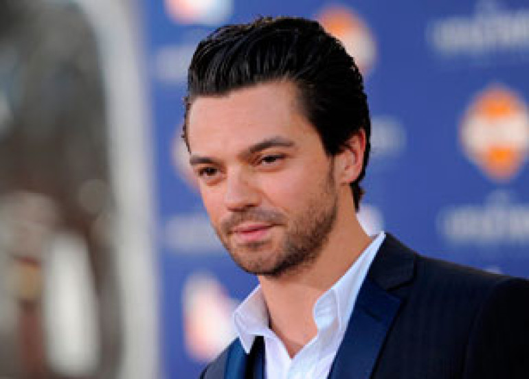 Dominic Cooper in talks to star in 'Dracula'