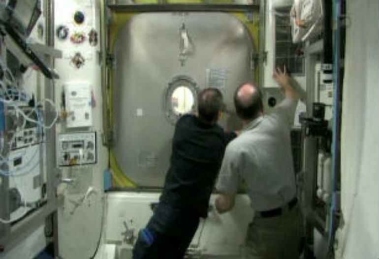 Emergency spacewalk aims to fix ISS ammonia leak