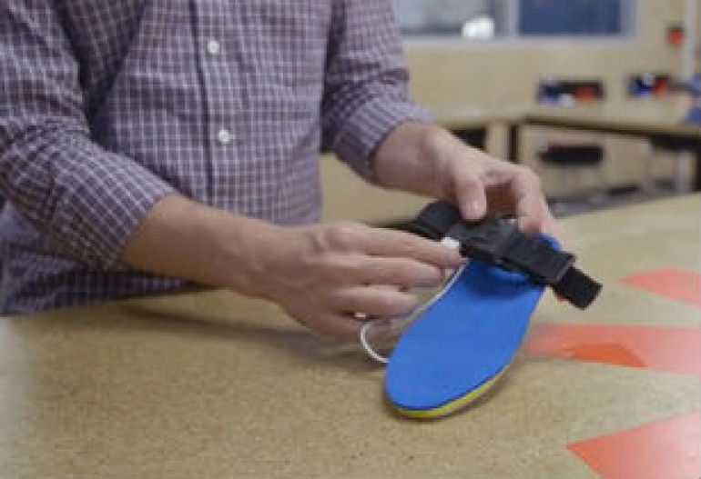 SolePower կոշիկի ներբանը լիցքավորում է  iPhone-ը մինչ դուք պարզապես քայլում եք (տեսանյութ)