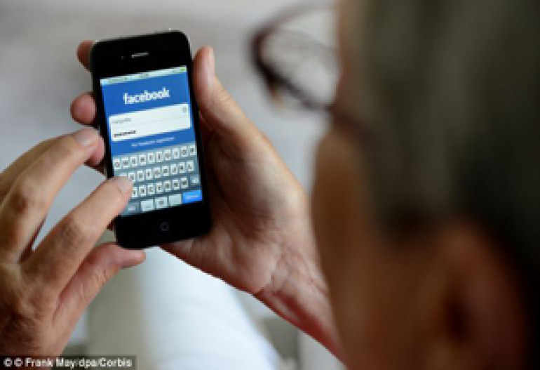 How Facebook can ruin your relationship: 'Site induced jealousy' increases risk of divorce and break-up