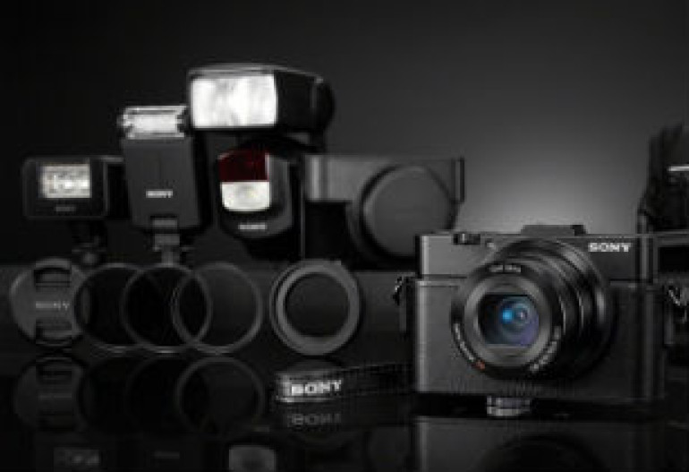 Sony готовит уникальную фотоприставку для смартфонов