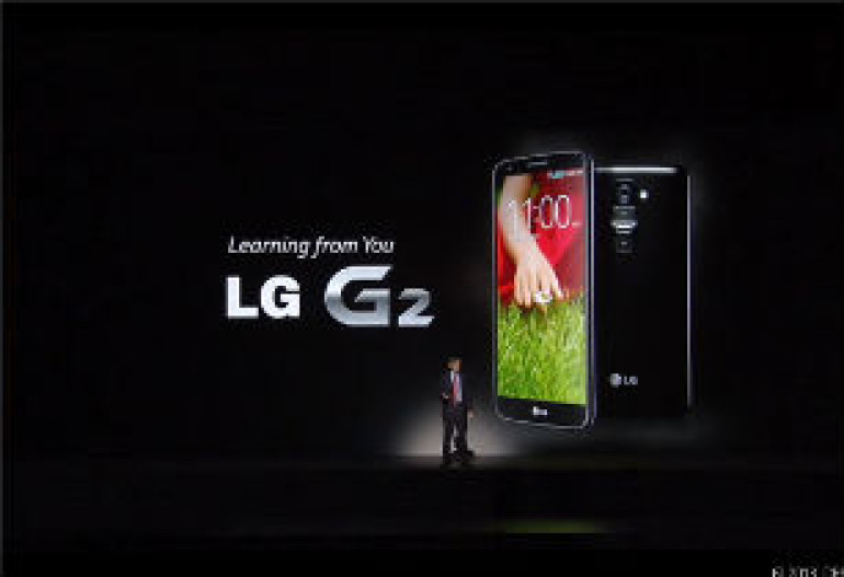 LG gets its mini-Galaxy S4 moment with G2