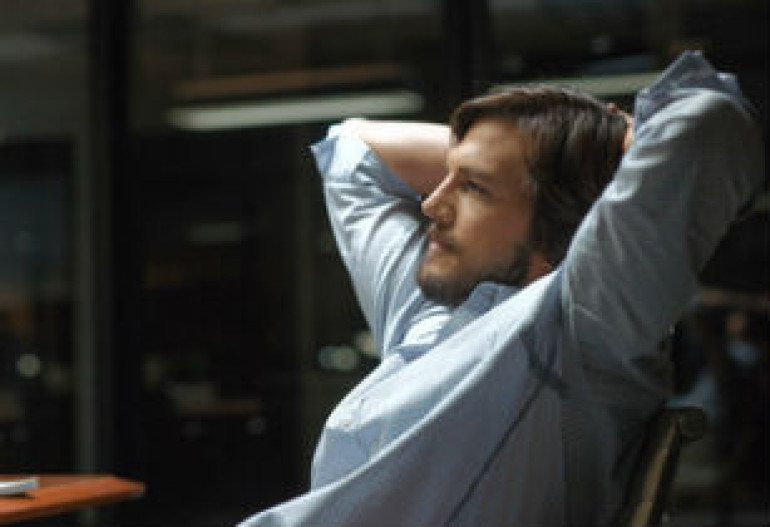 Steve Jobs biopic crashes on opening weekend