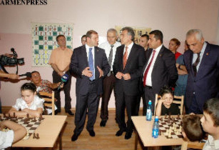 Yerevan mayor opens new chess school in Armenia's capital