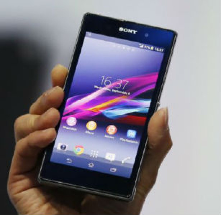 Sony Xperia Z1 challenges Apple, Samsung (video)